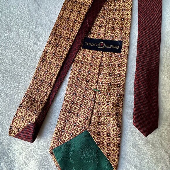 Vintage Tommy Hilfiger 100% Italian Silk Red & Gold Paisley 2 Tone Neck Tie - Picture 6 of 7